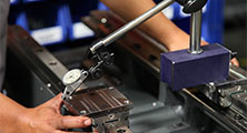 我們始終堅(jiān)持“廠家直銷”模式，省去中間環(huán)節(jié)，保證機(jī)床品質(zhì)的同時(shí)降低銷售價(jià)格。